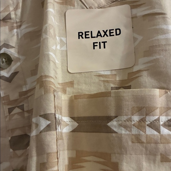 NWT Ariat Tan & White Southwest Pattern Print Shirt - M - Picture 3 of 5